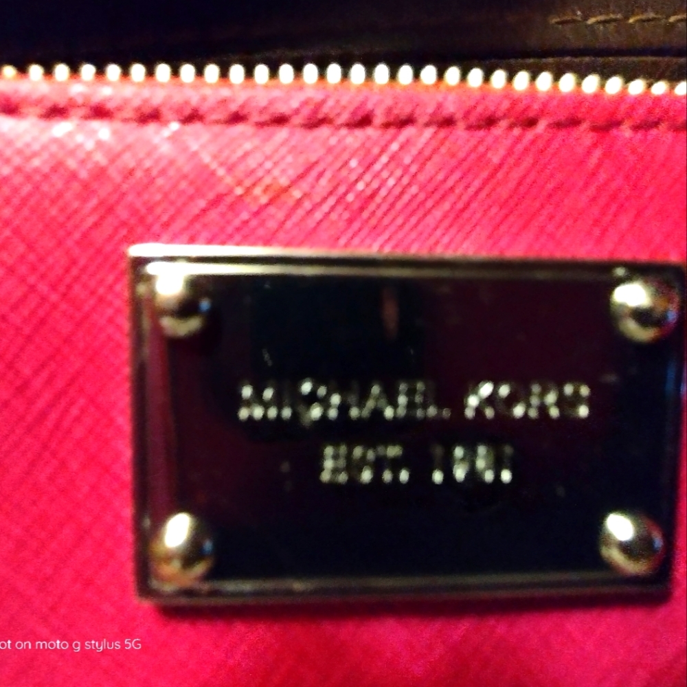 Michael kors small pink wallet